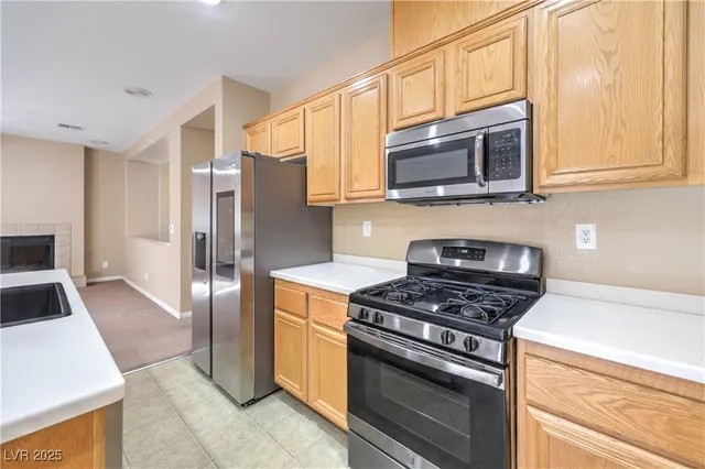 $2,900 | 121 Pettswood Drive, Henderson, NV 89002