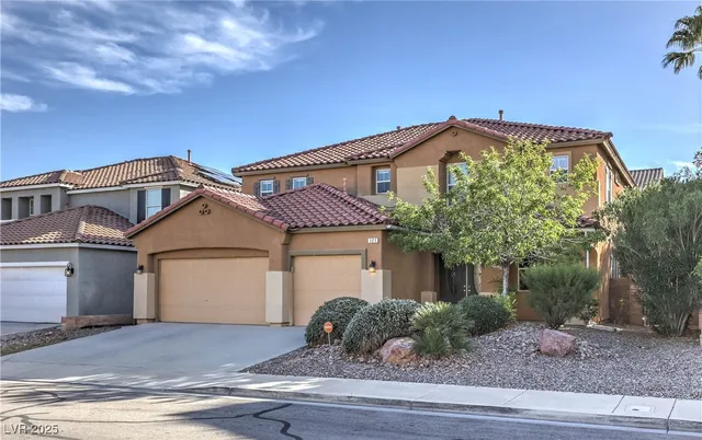 $2,900 | 121 Pettswood Drive, Henderson, NV 89002