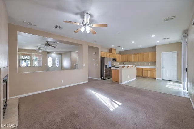 $2,900 | 121 Pettswood Drive, Henderson, NV 89002