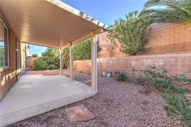 $2,900 | 121 Pettswood Drive, Henderson, NV 89002