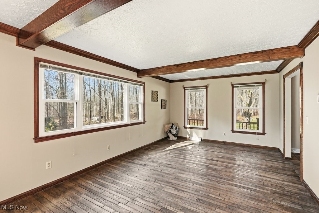 828 Center Road Hinckley, OH 44233 - Photo 10 of 50 Gallery Image 10