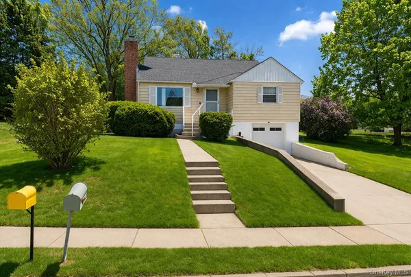 $2,200 | 19 Lawrence Avenue, Monticello, NY 12701