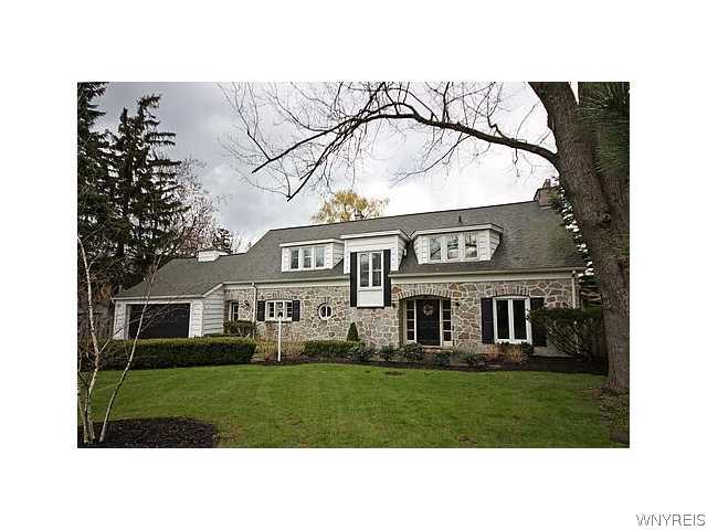 385 North Forest Road Amherst, NY 14221 - Photo 1 of 1 Exterior Front
