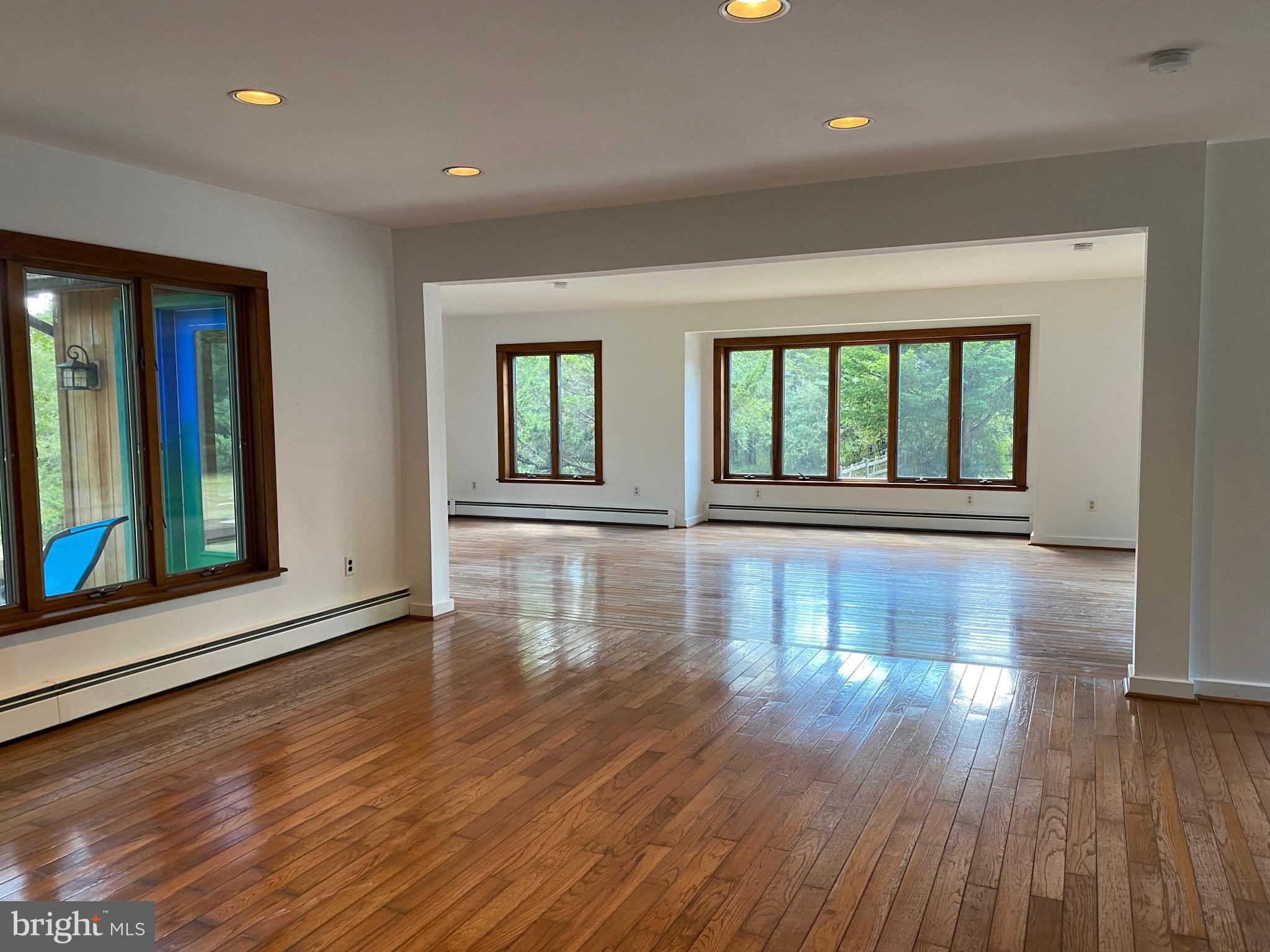 412 Center School Road Perkasie, PA 18944 - Photo 11 of 32 Dining Room looking toward Great Room