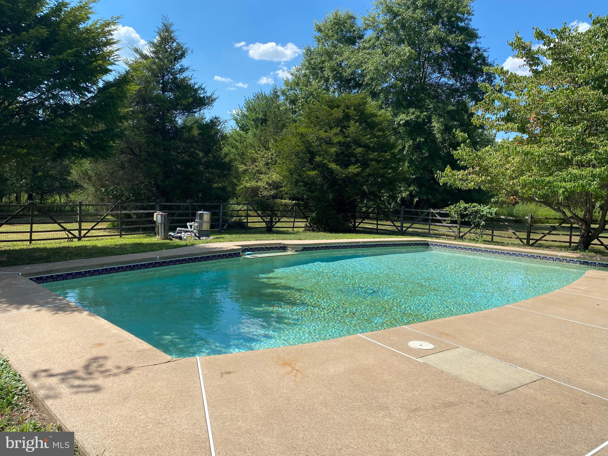 412 Center School Road Perkasie, PA 18944 - Photo 27 of 32 In ground Pool