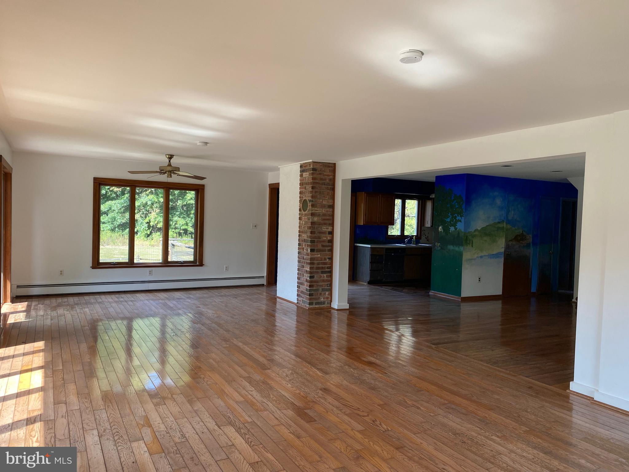 412 Center School Road Perkasie, PA 18944 - Photo 9 of 32 Great Room looking toward Kitchen and Dining Room
