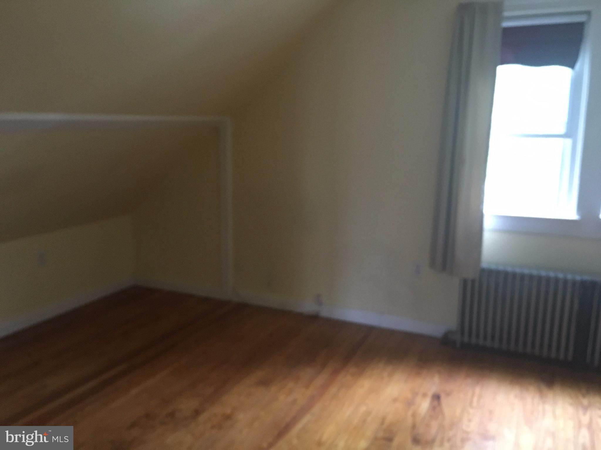 7904 Malcolm Road Clinton, MD 20735 - Photo 8 of 17 an empty room with a window