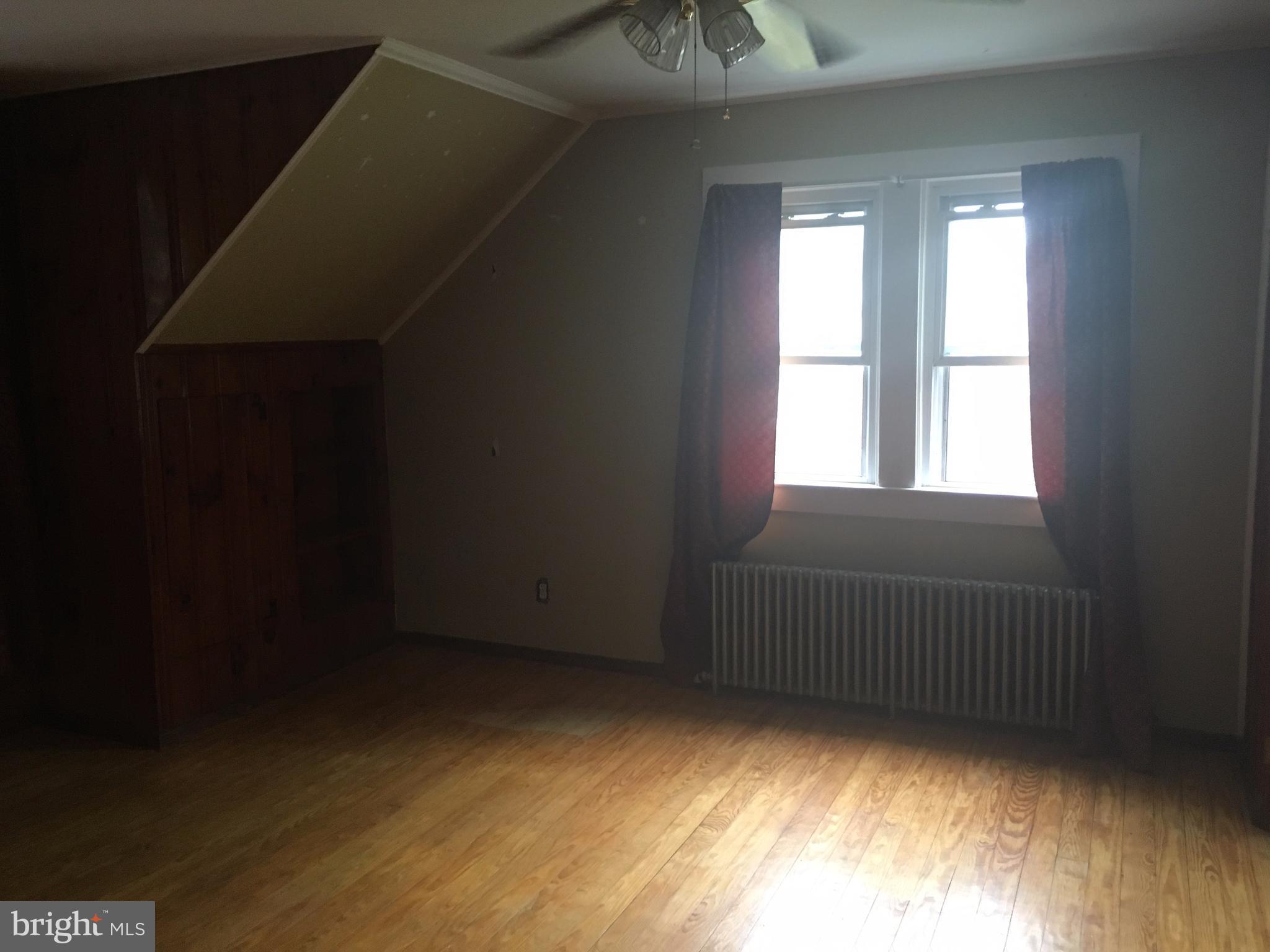 7904 Malcolm Road Clinton, MD 20735 - Photo 9 of 17 an empty room with a window