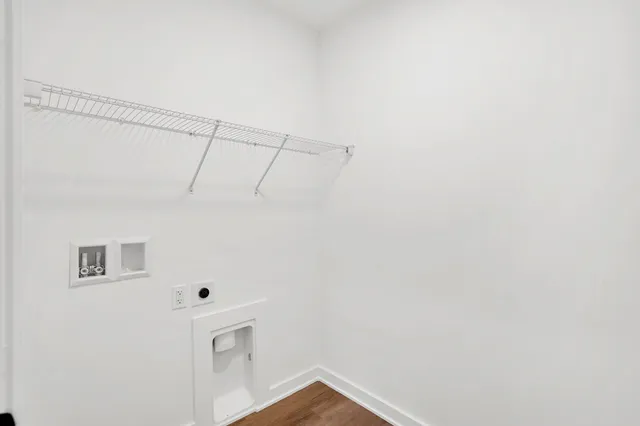 a view of utility room