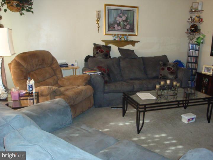 10824 Harrow Road Philadelphia, PA 19154 - Photo 4 of 20