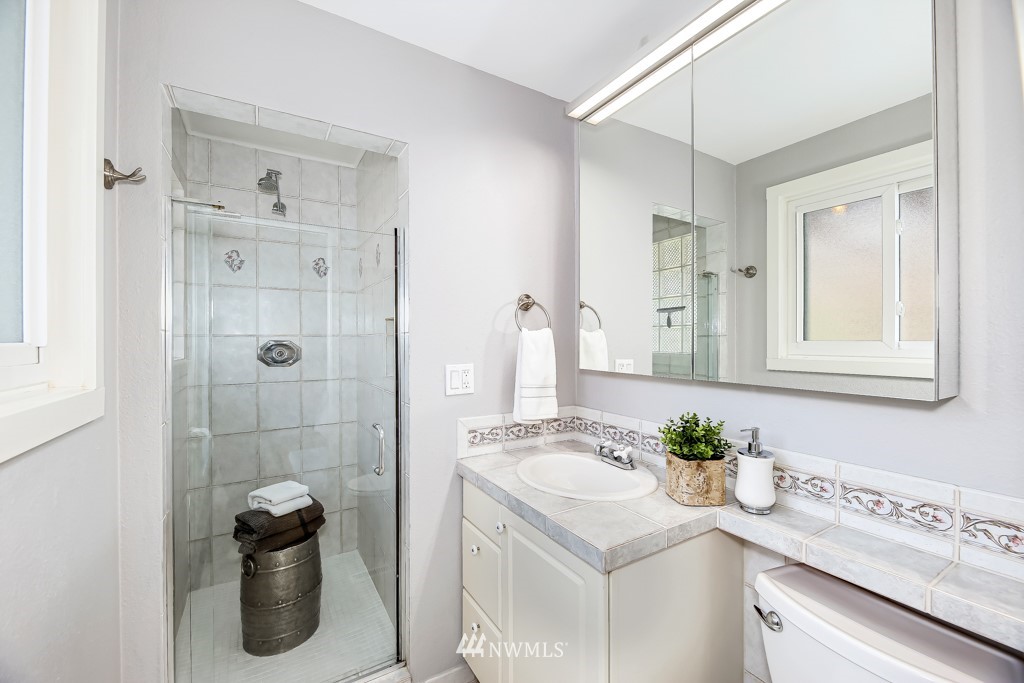 10716 Northeast 187th Street Bothell, WA 98011 - Photo 13 of 30 Gallery Image 13