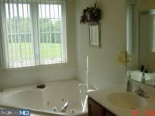 586 Convent Road Aston, PA 19014 - Photo 5 of 6 Gallery Image 5