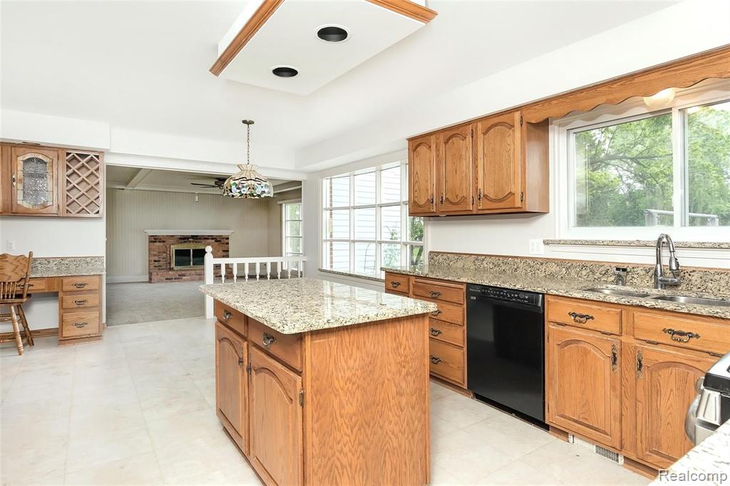 2833 Chancery Court Rochester Hills, MI 48306 - Photo 24 of 38