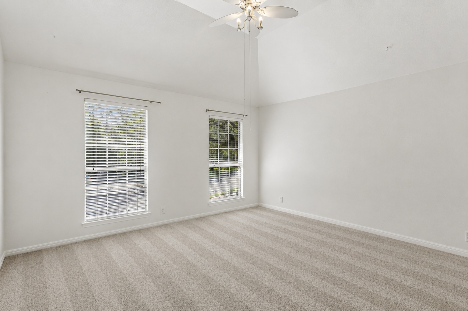 6557 Needham Lane Austin, TX 78739 - Photo 28 of 37 Private secondary suite featuring an ensuite bath and walk-in closet