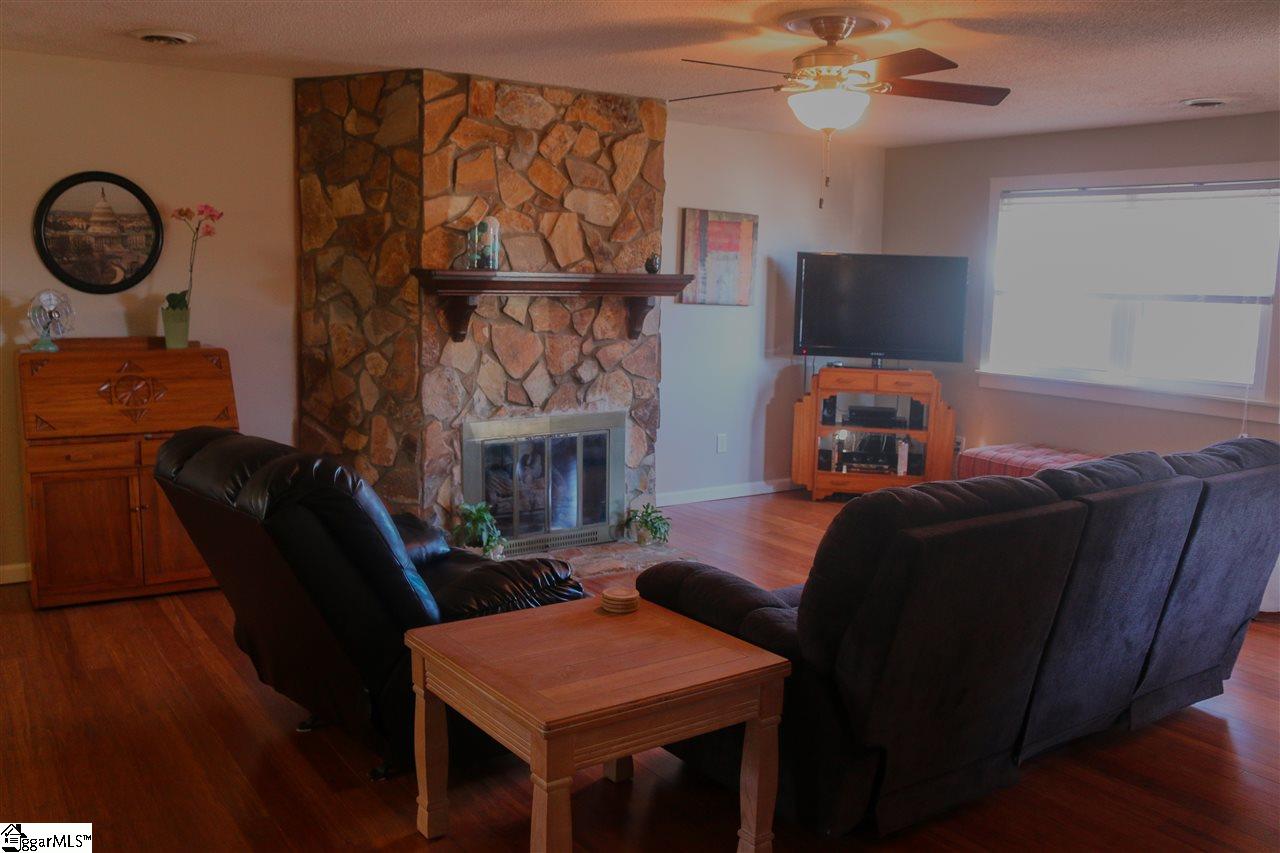 107 Bunker Hill Road Greer, SC 29650 - Photo 3 of 22 Gallery Image 3