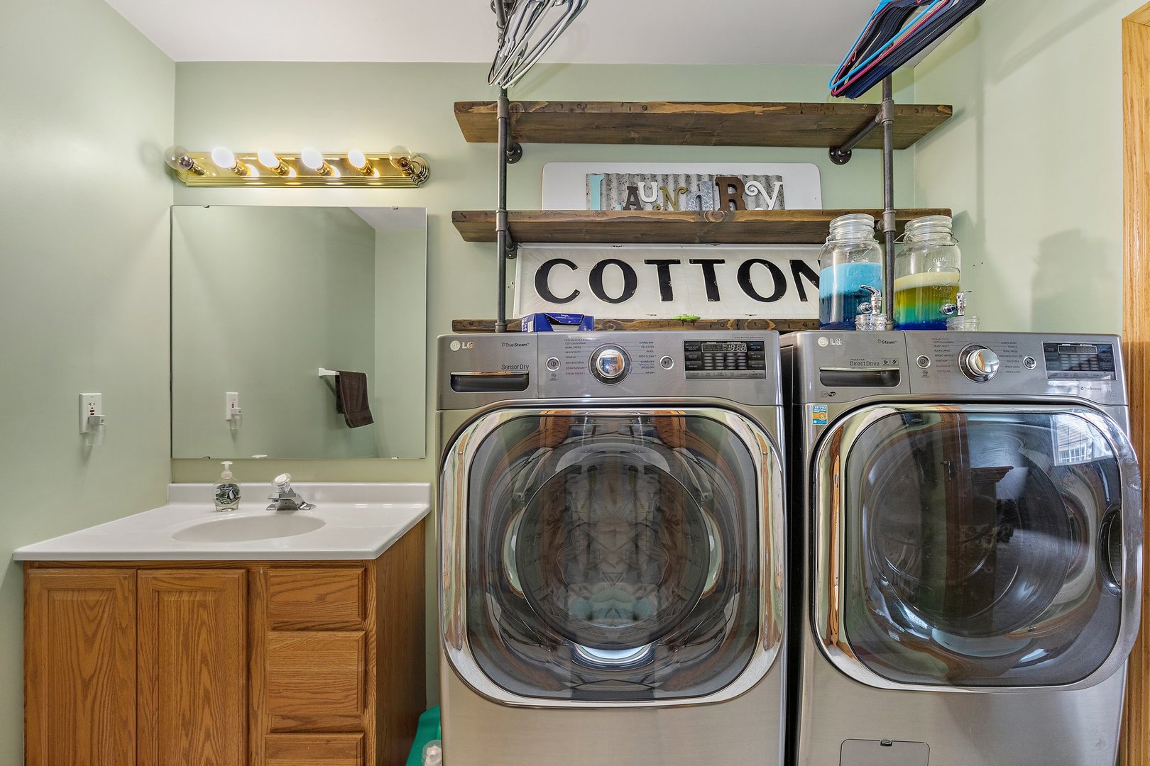 540 South Peace Road Sycamore, IL 60178 - Photo 15 of 16 a utility room with dryer and washer