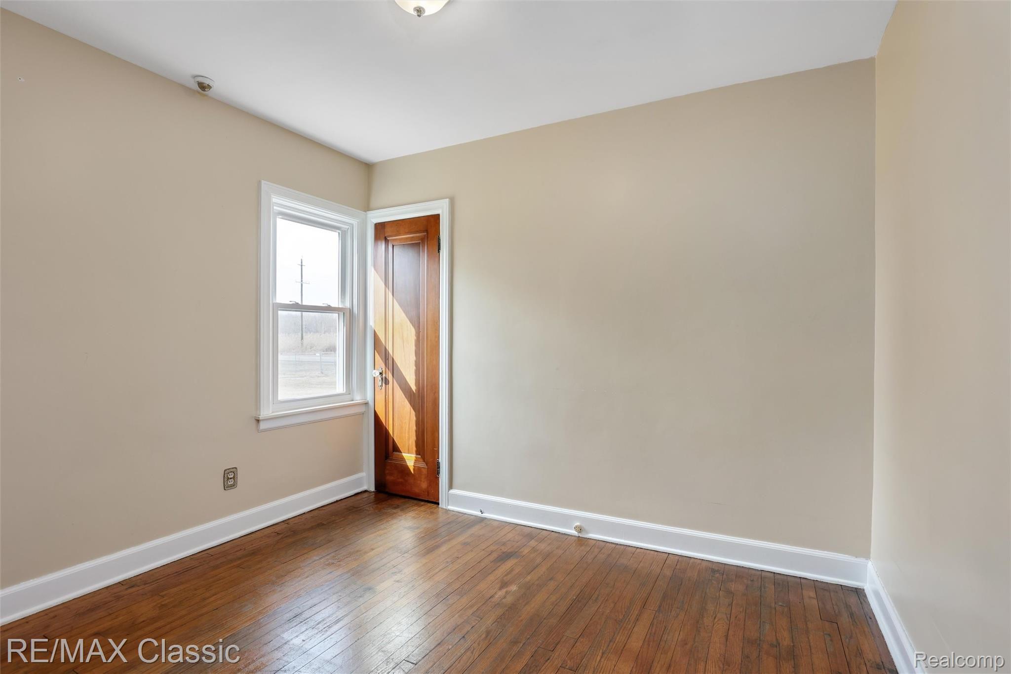 24711 Pennsylvania Road Romulus, MI 48174 - Photo 27 of 63 Bedroom
