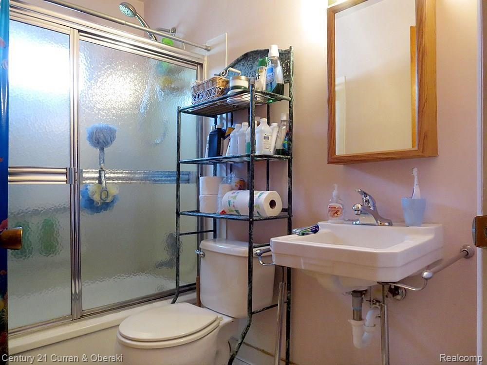 6366 Beech Daly Road Taylor, MI 48180 - Photo 15 of 20