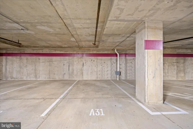 a view of a parking area