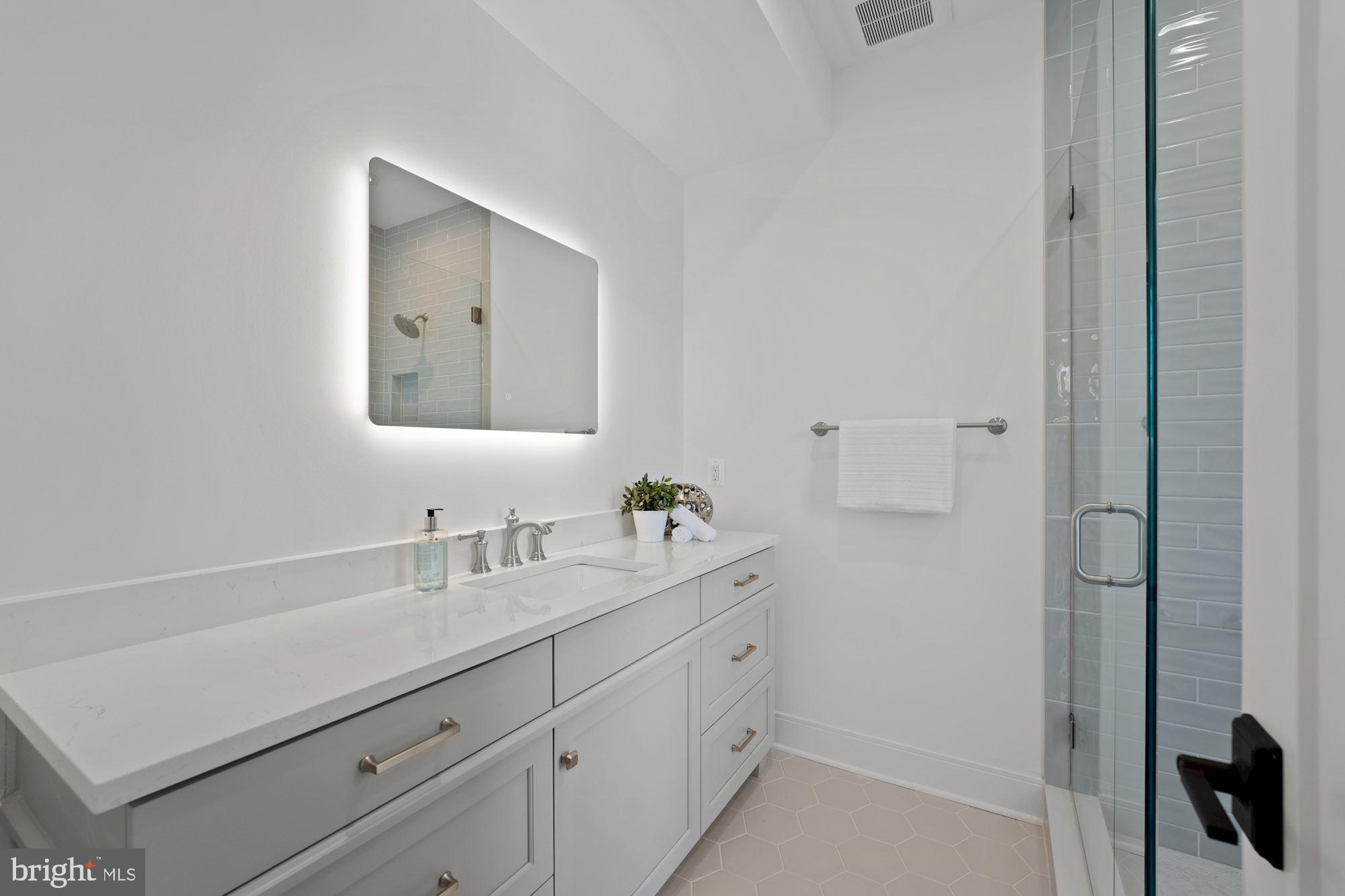 3734 R Street Northwest Washington, DC 20007 - Photo 17 of 35 Bathroom 2