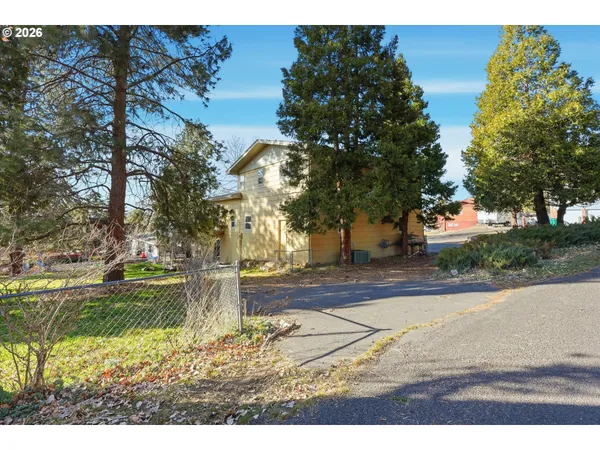 $399,000 | 6660 Shasta Way, Klamath Falls, OR 97603