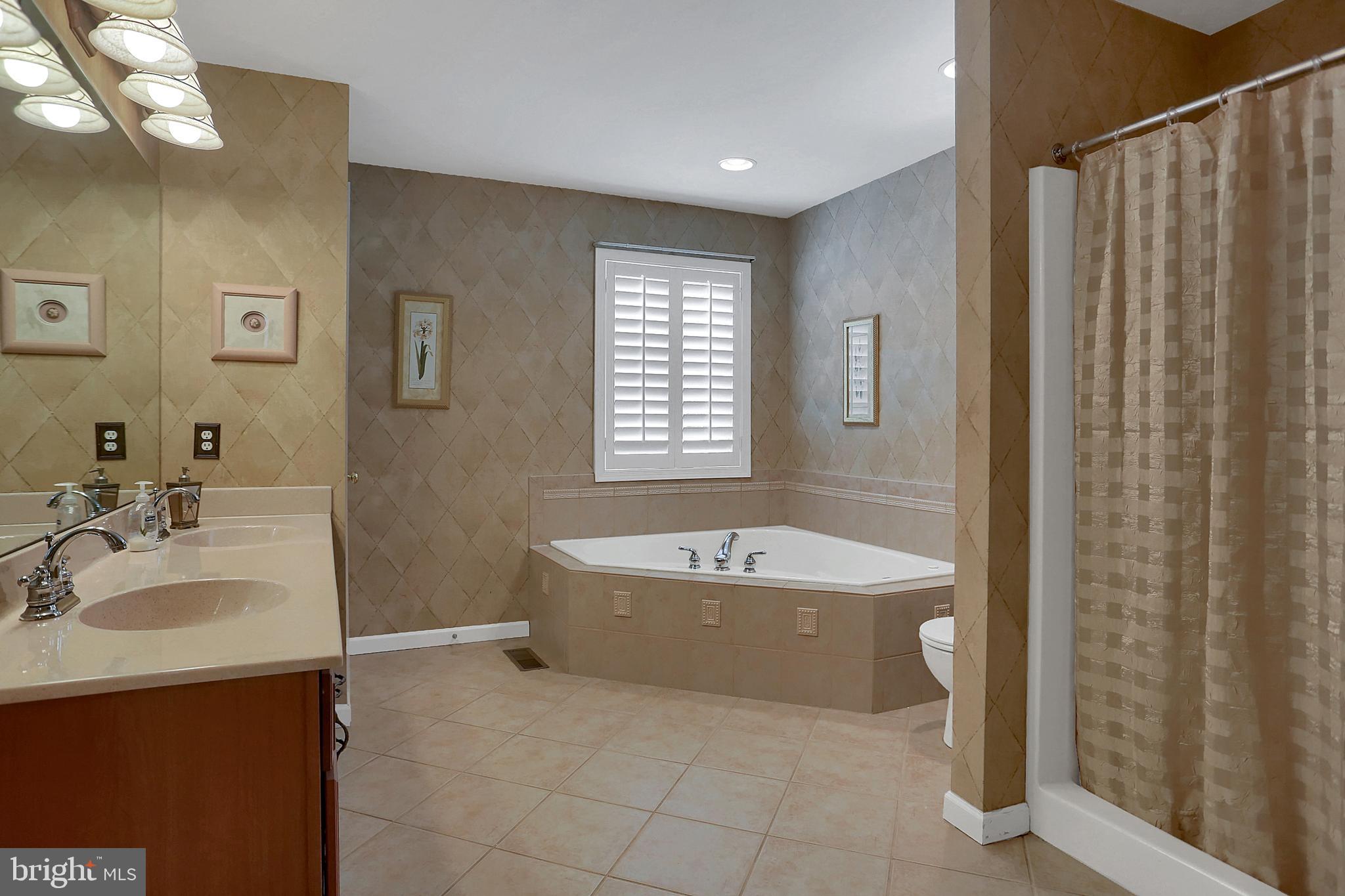 4100 Roth Farm Village Circle Mechanicsburg, PA 17050 - Photo 16 of 31