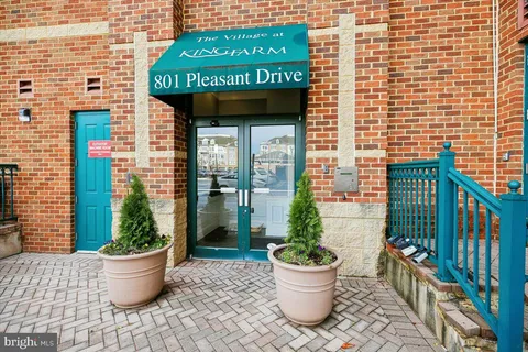 $439,900 | 801 Pleasant Drive, Unit 80111, Rockville, MD 20850