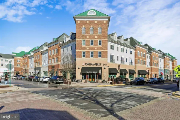 $439,900 | 801 Pleasant Drive, Unit 80111, Rockville, MD 20850