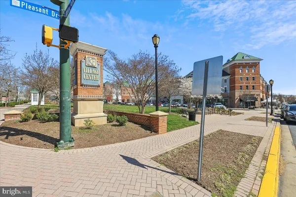 $439,900 | 801 Pleasant Drive, Unit 80111, Rockville, MD 20850