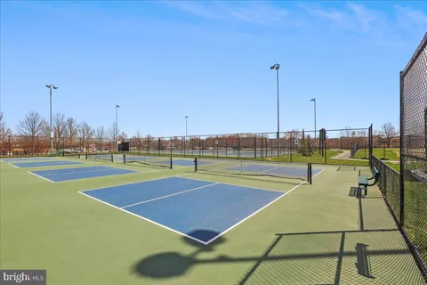 $439,900 | 801 Pleasant Drive, Unit 80111, Rockville, MD 20850