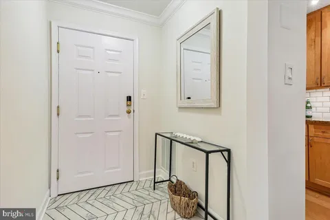 $429,900 | 801 Pleasant Drive, Unit 80111, Rockville, MD 20850