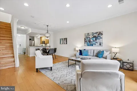 $439,900 | 801 Pleasant Drive, Unit 80111, Rockville, MD 20850