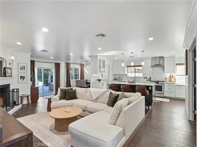 $1,149,000 | 6900 Katherine Avenue, Van Nuys, CA 91405