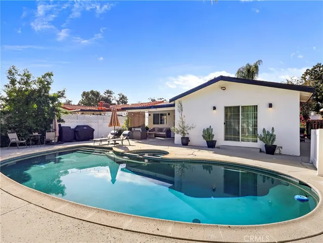 $1,149,000 | 6900 Katherine Avenue, Van Nuys, CA 91405