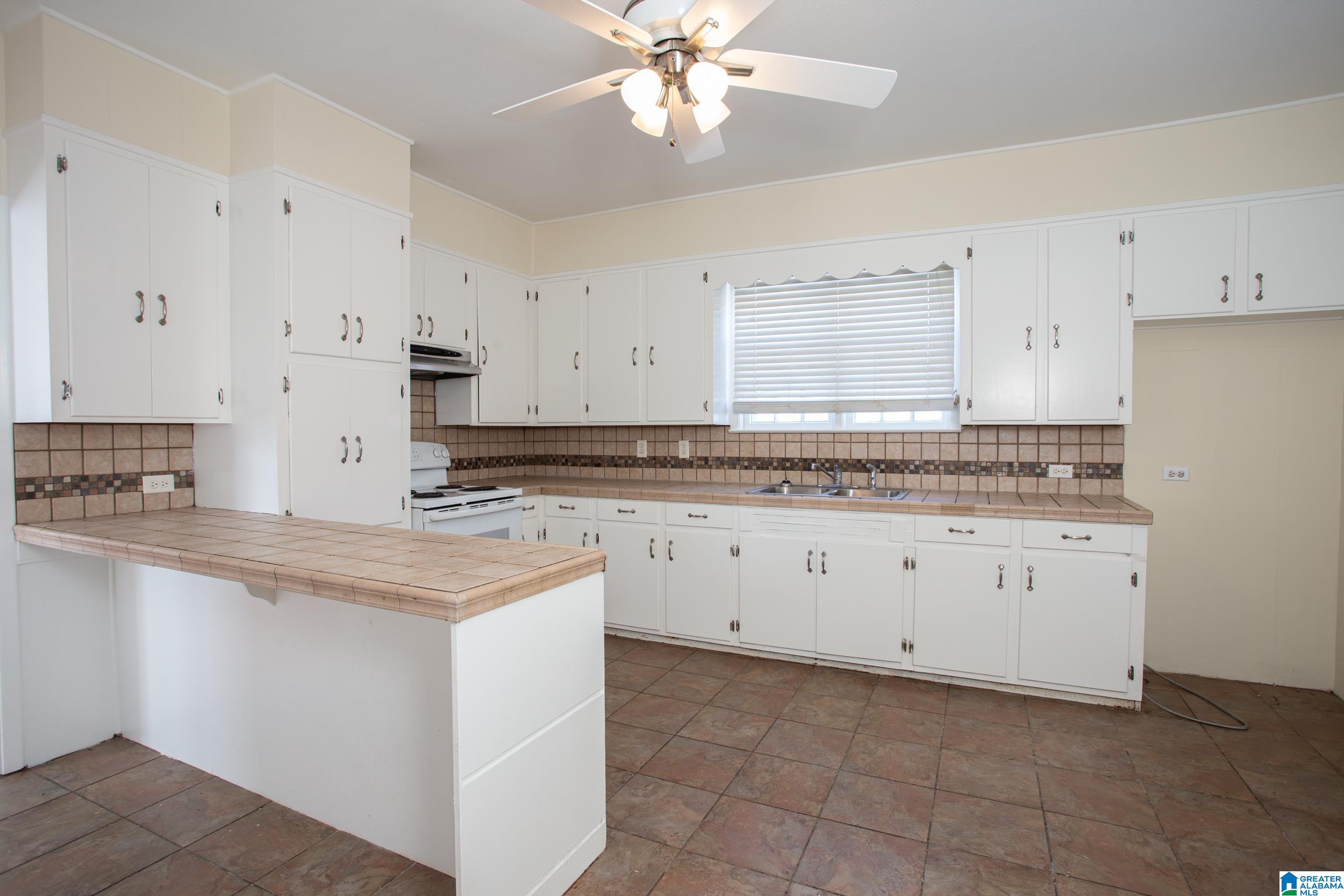 308 Alvin Street Talladega, AL 35160 - Photo 18 of 33