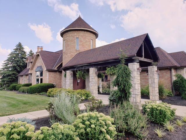 2159 Hedgerow Road, Unit 2159F Columbus, OH 43220 - Photo 2 of 23 2200 F Hedgerow Enclave Clubhouse