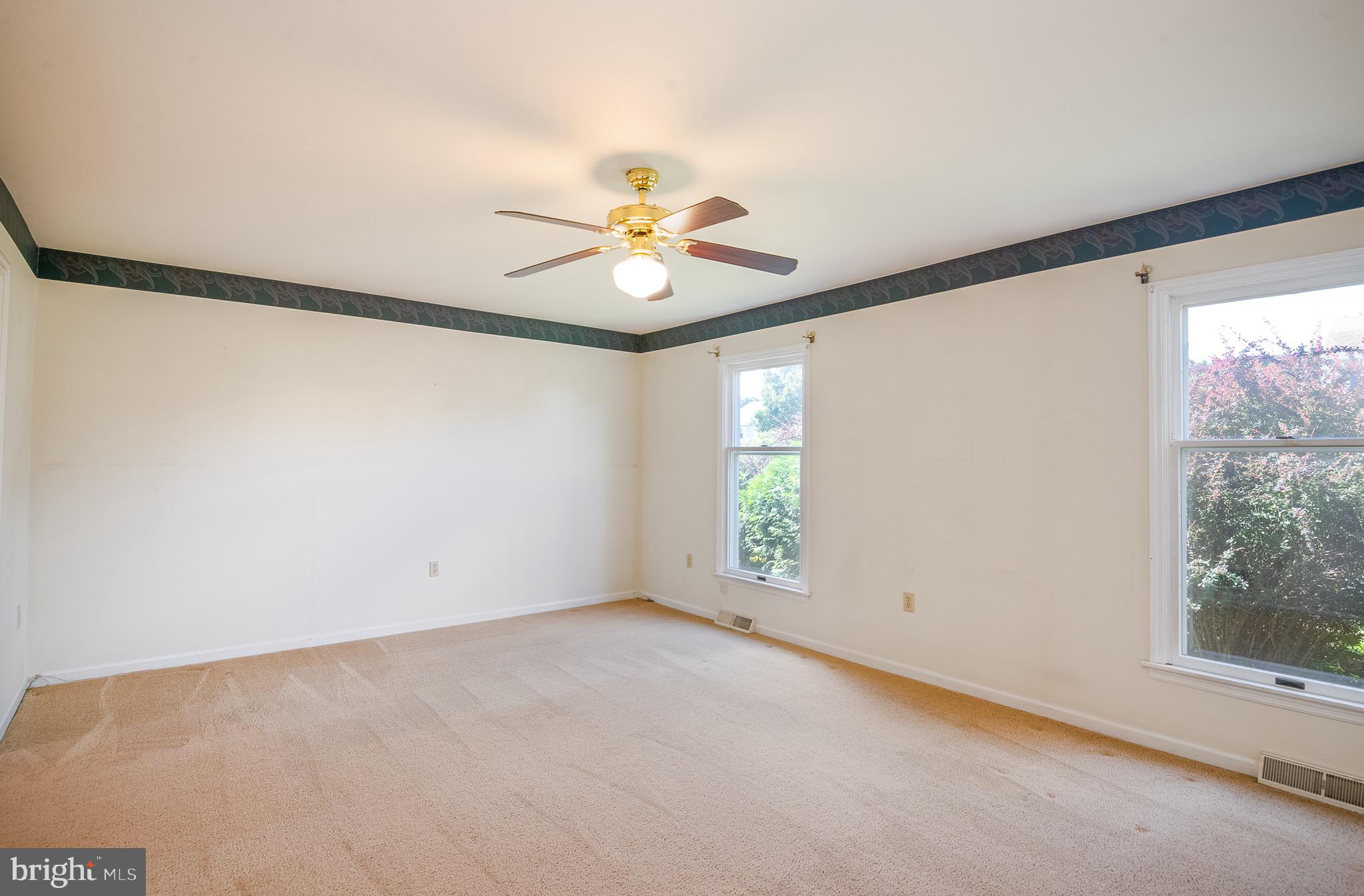 41 Flint Ridge Drive Shillington, PA 19607 - Photo 10 of 39 Living Room