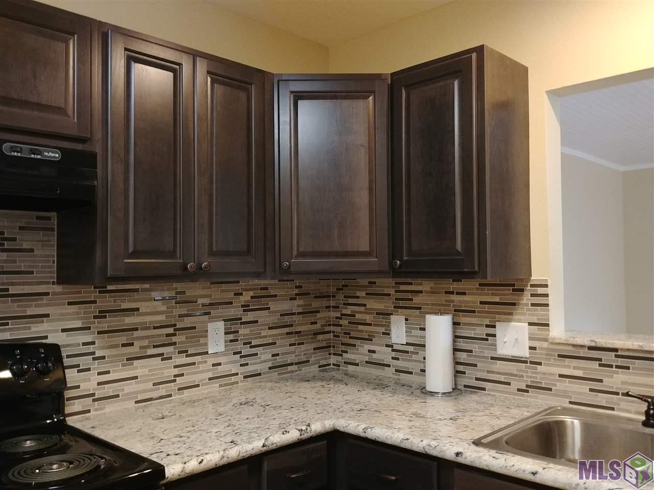 1823 Stonegate Court Baton Rouge, LA 70815 - Photo 7 of 28 Gallery Image 7