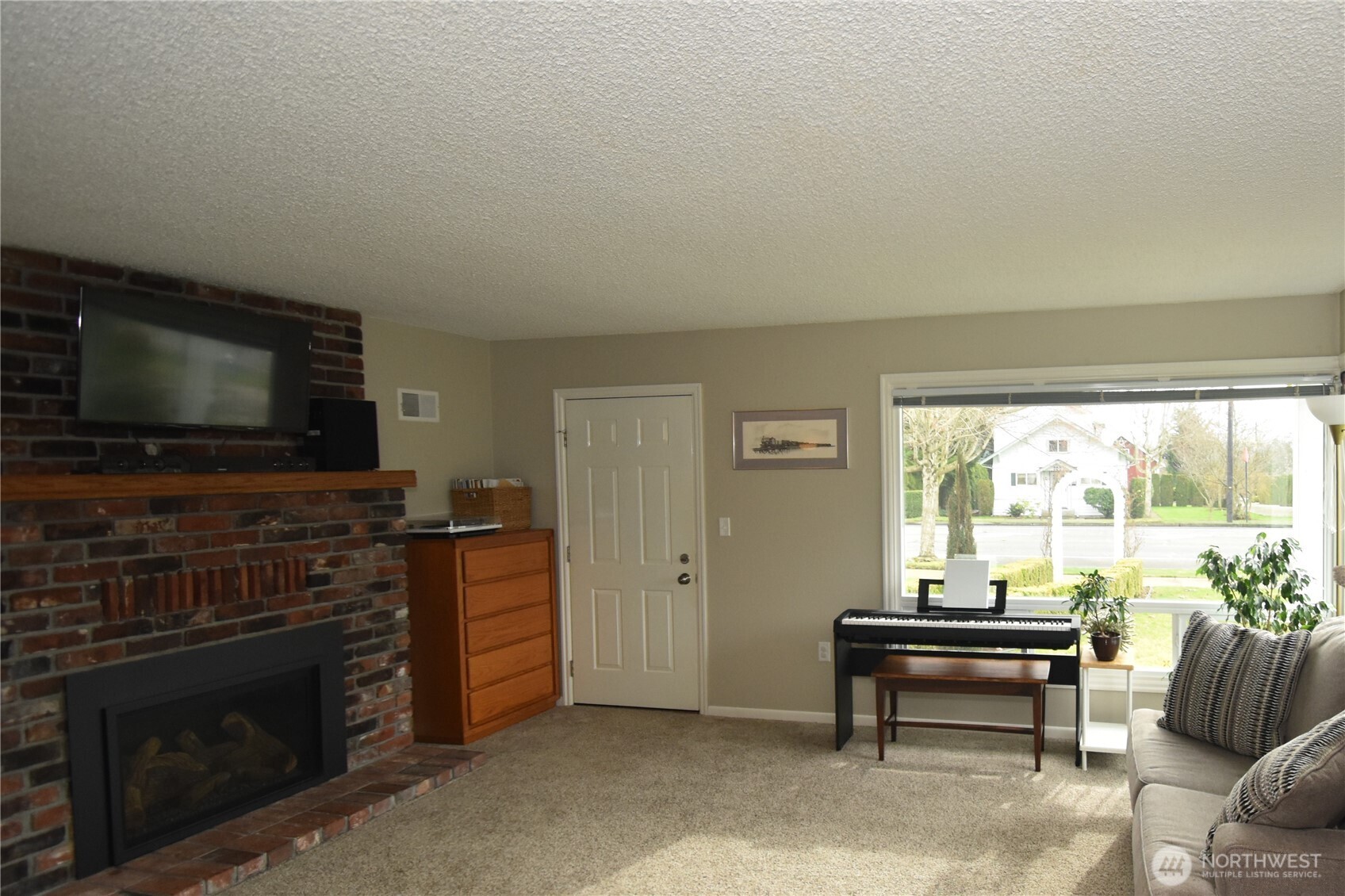 701 East Grover Street Lynden, WA 98264 - Photo 2 of 25