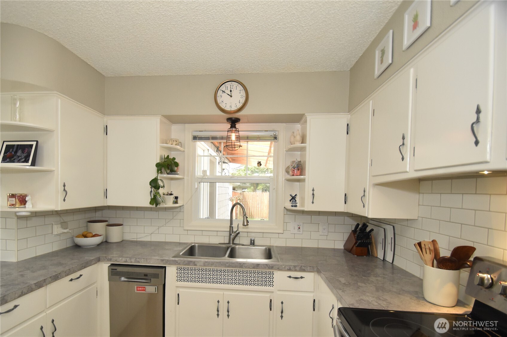 701 East Grover Street Lynden, WA 98264 - Photo 7 of 25