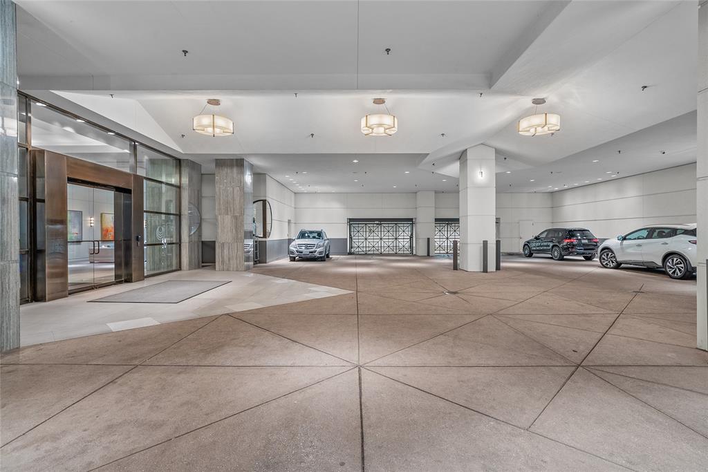 3111 Welborn Street, Unit 1701 Dallas, TX 75219 - Photo 17 of 33 a view of a livingroom with a furniture