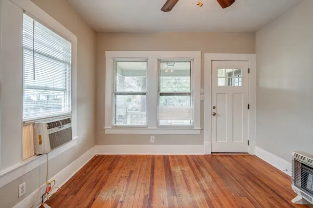 $995 | 115 Goldenrod Street, Unit A, Houston, TX 77009