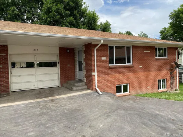 $2,500 | 1830 Independence Street, Unit 1832, Lakewood, CO 80215