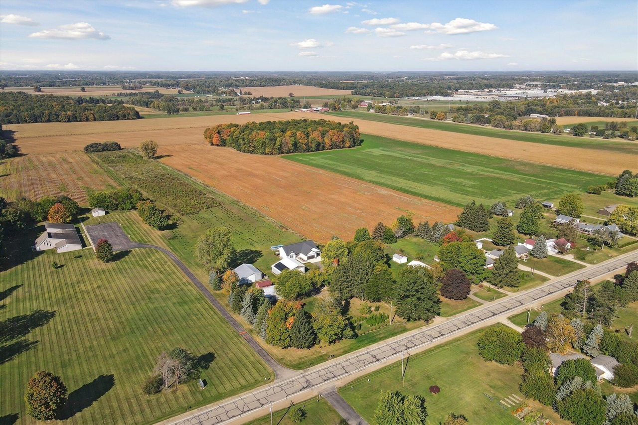 2434 South Cochran Road Charlotte, MI 48813 - Photo 57 of 65 Gallery Image 57