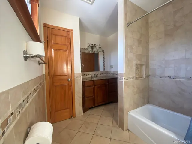 $4,350 | 732 3rd Street, Ronkonkoma, NY 11779