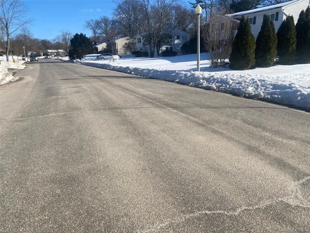 $4,350 | 732 3rd Street, Ronkonkoma, NY 11779