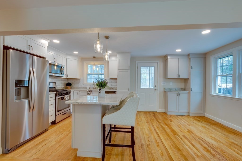 77 Lakeview Road Foxboro, MA 02035 - Photo 14 of 28 Gallery Image 14