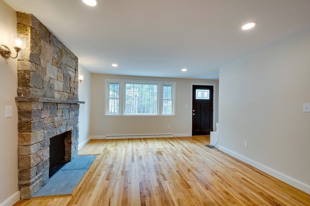 77 Lakeview Road Foxboro, MA 02035 - Photo 3 of 28 Gallery Image 3
