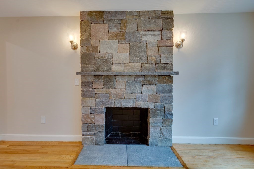 77 Lakeview Road Foxboro, MA 02035 - Photo 4 of 28 Gallery Image 4