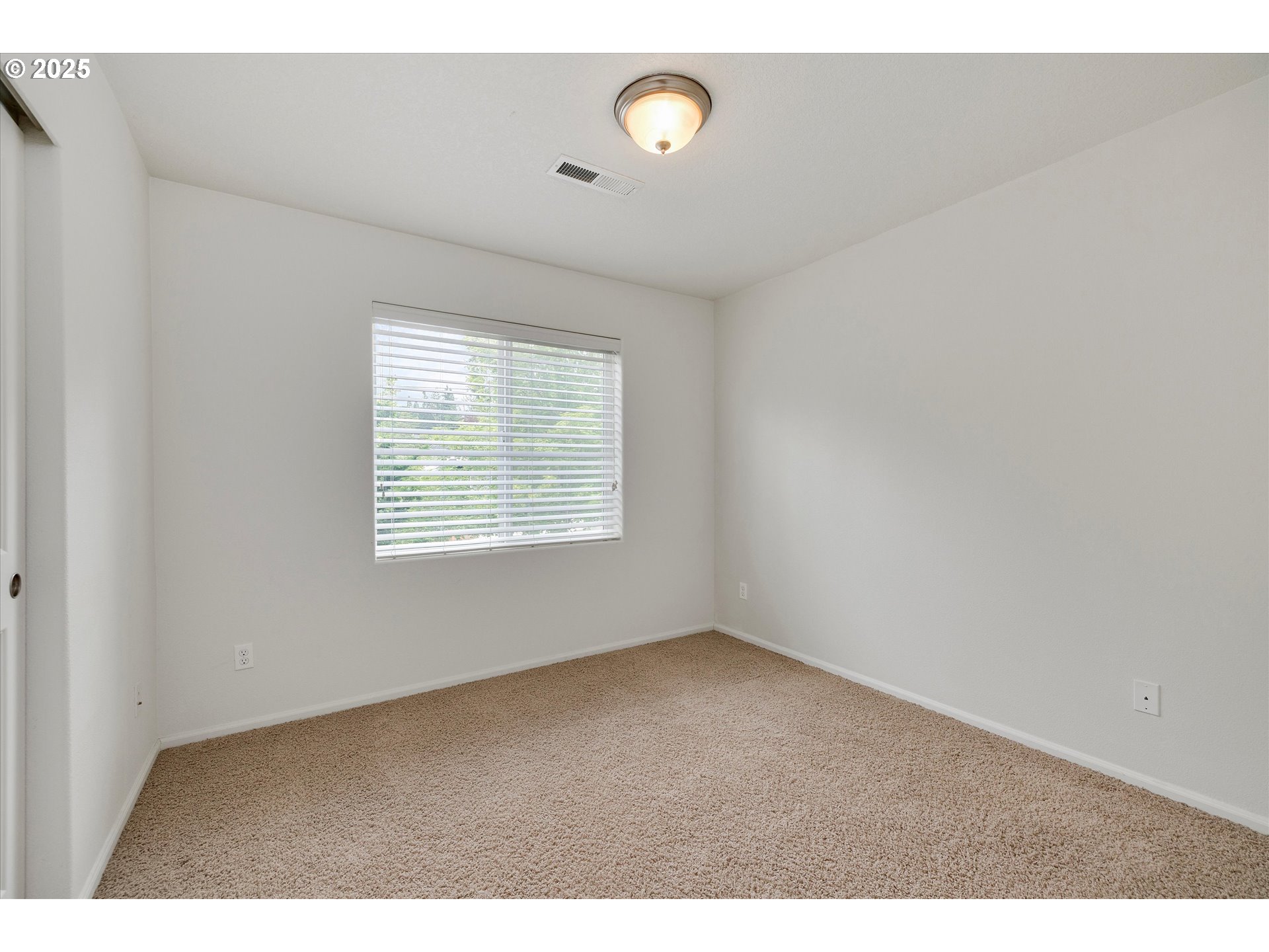 9742 Southwest Taylor Street Portland, OR 97225 - Photo 11 of 19 Gallery Image 11